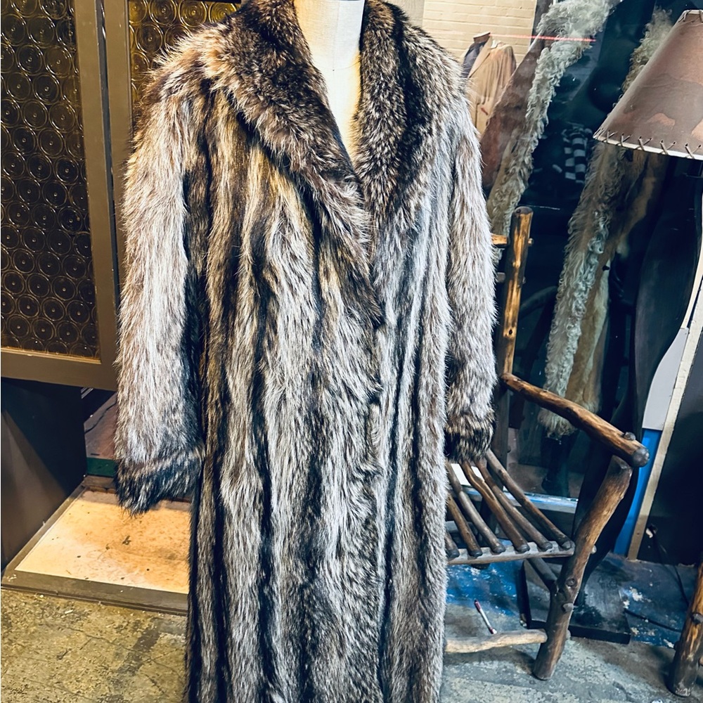 Givenchy Boutique Furs x Blum’s Vogue Luxurious Raccoon Fur Coat - Picture 3 of 7